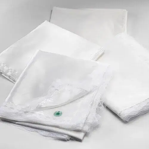 Tragelaken und Einweglaken für den Bestatterbedarf Verschiedene Laken für Bestatter, darunter Einweglaken aus Vlies und robuste Tragetücher.